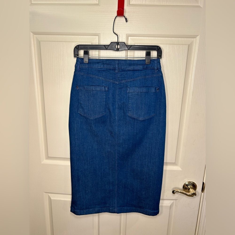 Pure Collection skirt - Picture 2 of 4